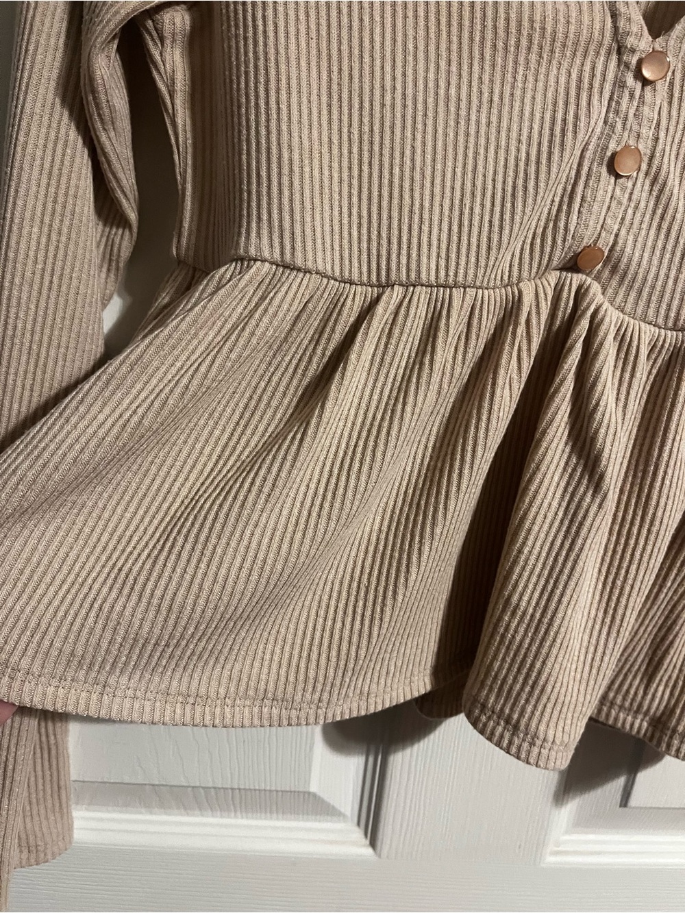 Altar'd State | Taupe Ribbed V-Neck Peplum Top - Sz Medium - Picture 7 of 9